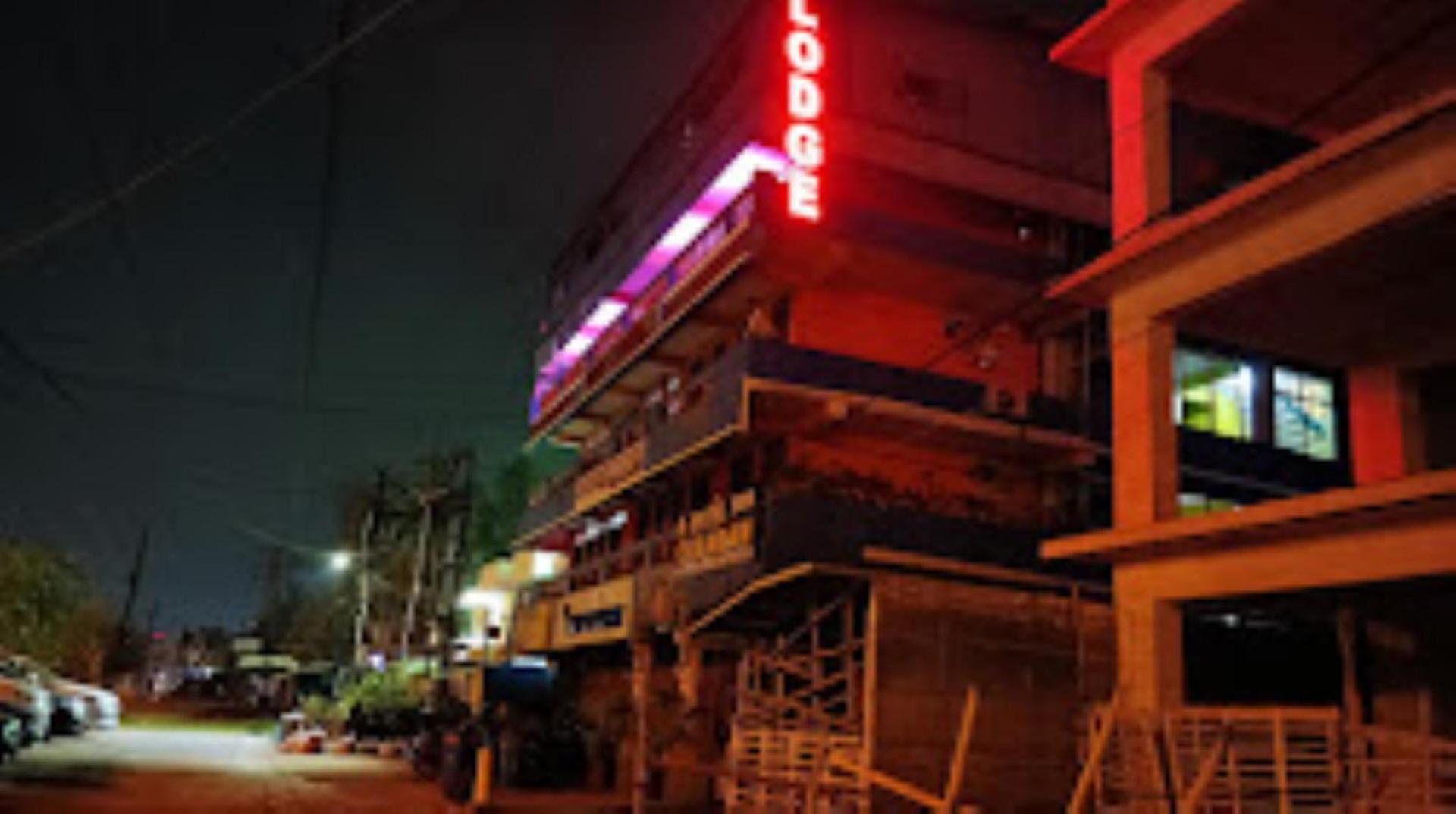 Hotel Chandan,Bhubaneswar Ngoại thất bức ảnh